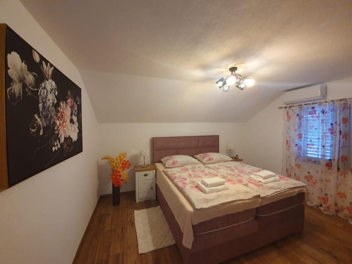 Apartment Magdalena Knin Exterior photo